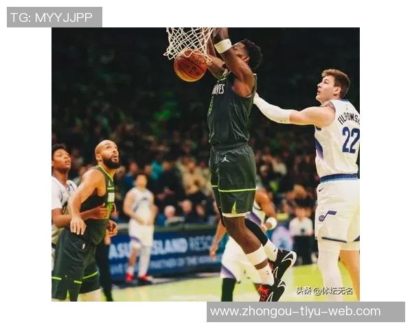 兰德尔表现出色11投7中斩获21分8助攻三分球命中率高达50