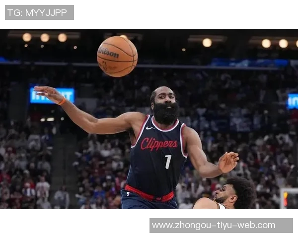 大洛夏季状态下滑明显哈登比尔外线防守漏洞百出 大洛夏季状态下滑明显哈登比尔外线防守漏洞百出