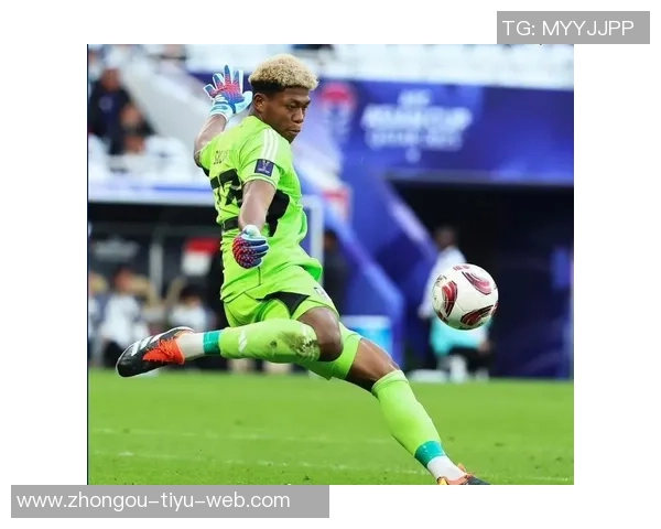 阿尔米隆精彩凌空射门成功破门铃木彩艳毫无反应